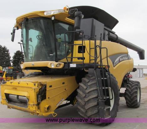 image for item B5093 2006 New Holland CR970 twin rotor combine