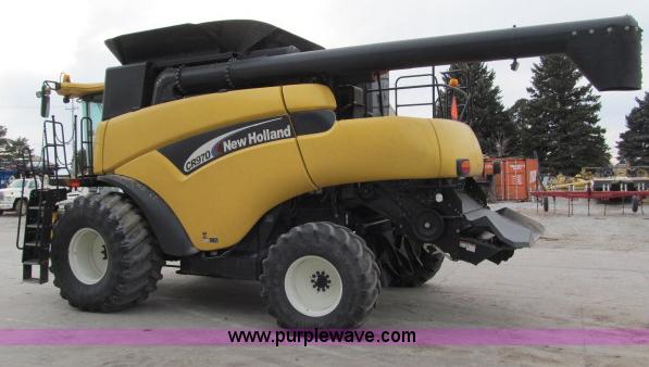 image for item B5093 2006 New Holland CR970 twin rotor combine