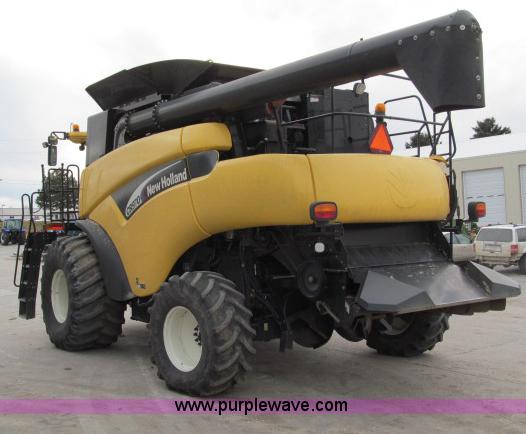 image for item B5093 2006 New Holland CR970 twin rotor combine