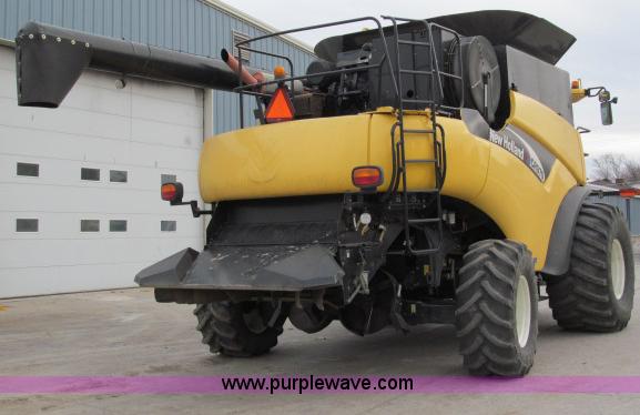 image for item B5093 2006 New Holland CR970 twin rotor combine