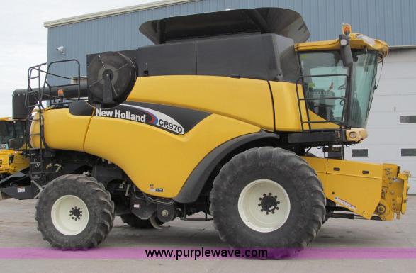 image for item B5093 2006 New Holland CR970 twin rotor combine