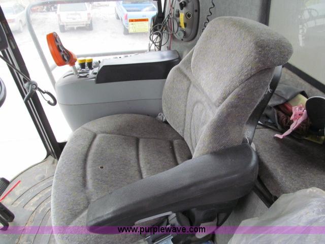 image for item B5093 2006 New Holland CR970 twin rotor combine