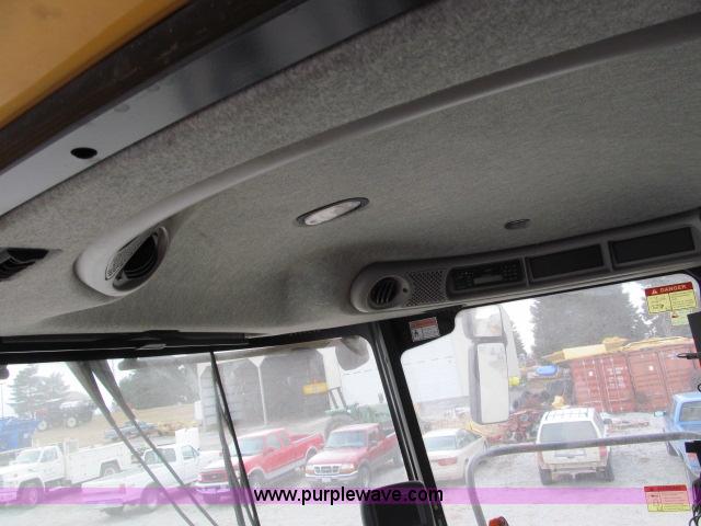 image for item B5093 2006 New Holland CR970 twin rotor combine