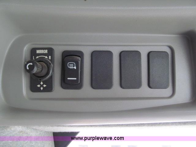 image for item B5093 2006 New Holland CR970 twin rotor combine