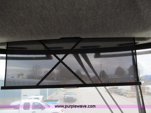 image for item B5093 2006 New Holland CR970 twin rotor combine