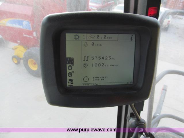 image for item B5093 2006 New Holland CR970 twin rotor combine