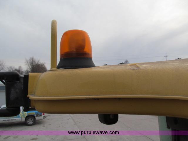 image for item B5093 2006 New Holland CR970 twin rotor combine