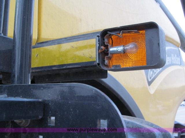 image for item B5093 2006 New Holland CR970 twin rotor combine