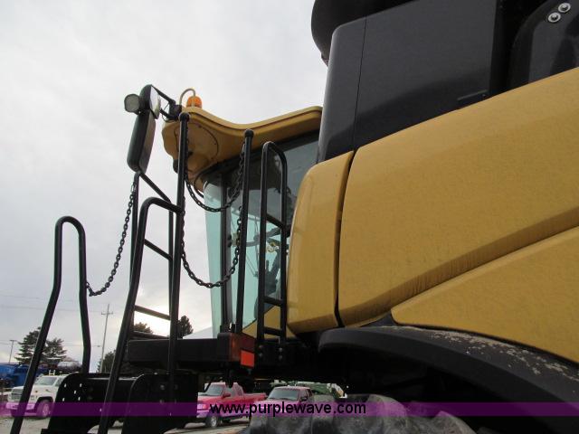 image for item B5093 2006 New Holland CR970 twin rotor combine