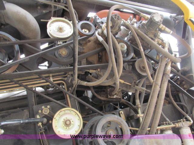 image for item B5093 2006 New Holland CR970 twin rotor combine