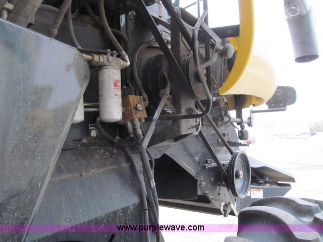 image for item B5093 2006 New Holland CR970 twin rotor combine