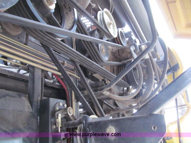 image for item B5093 2006 New Holland CR970 twin rotor combine