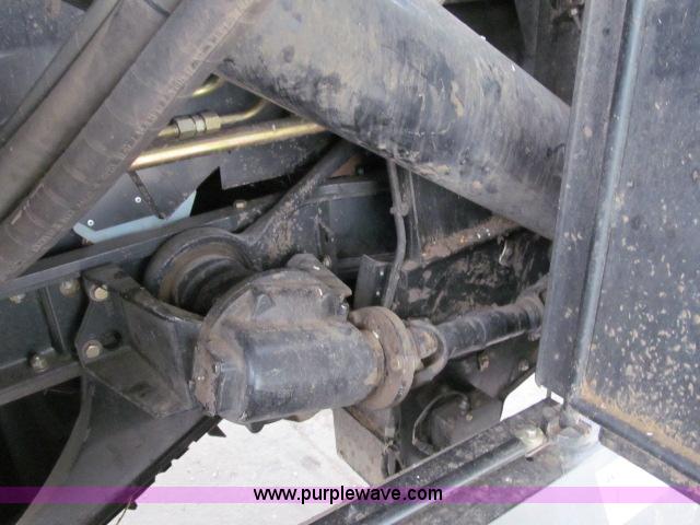 image for item B5093 2006 New Holland CR970 twin rotor combine