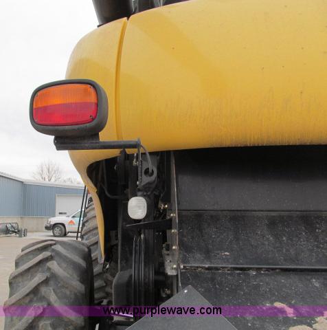 image for item B5093 2006 New Holland CR970 twin rotor combine