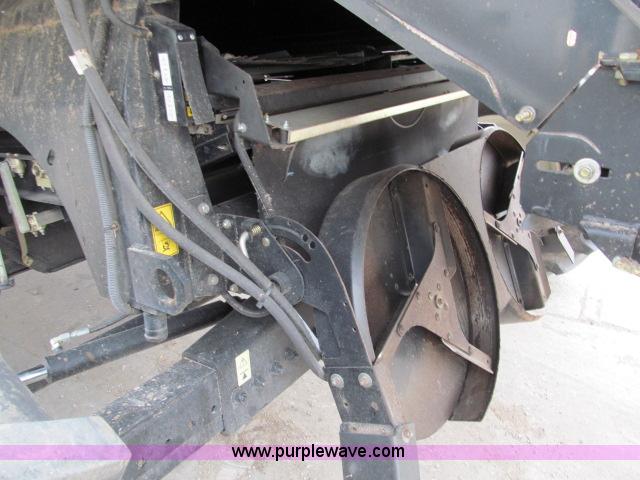 image for item B5093 2006 New Holland CR970 twin rotor combine