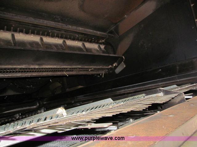 image for item B5093 2006 New Holland CR970 twin rotor combine