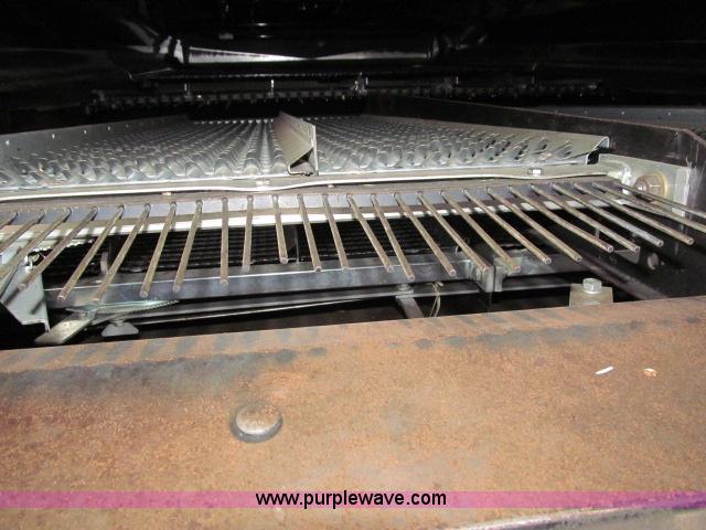 image for item B5093 2006 New Holland CR970 twin rotor combine