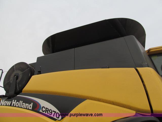 image for item B5093 2006 New Holland CR970 twin rotor combine
