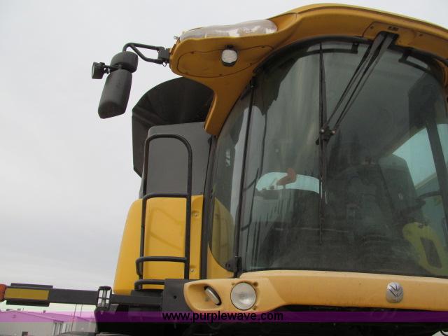 image for item B5093 2006 New Holland CR970 twin rotor combine