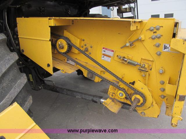 image for item B5093 2006 New Holland CR970 twin rotor combine