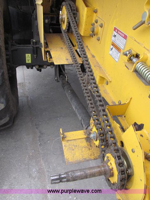 image for item B5093 2006 New Holland CR970 twin rotor combine