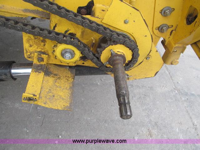 image for item B5093 2006 New Holland CR970 twin rotor combine