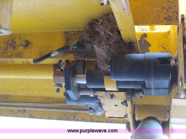 image for item B5093 2006 New Holland CR970 twin rotor combine