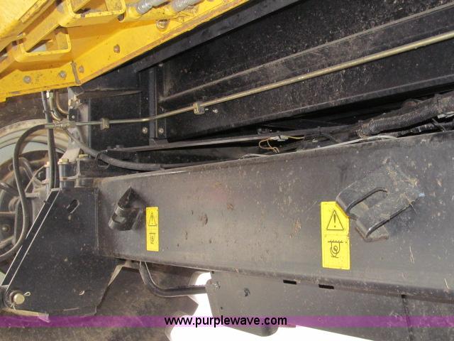 image for item B5093 2006 New Holland CR970 twin rotor combine