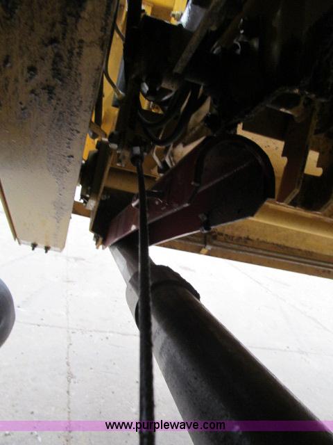 image for item B5093 2006 New Holland CR970 twin rotor combine