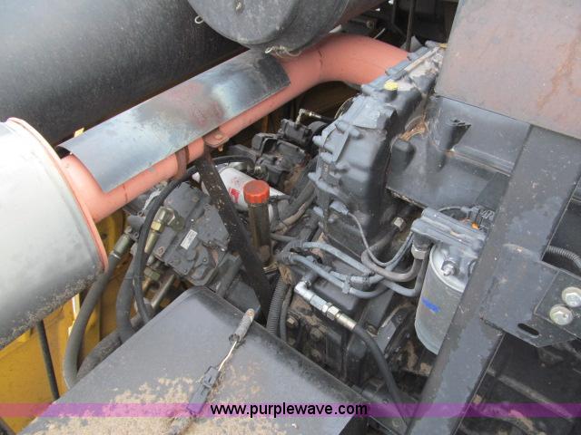 image for item B5093 2006 New Holland CR970 twin rotor combine