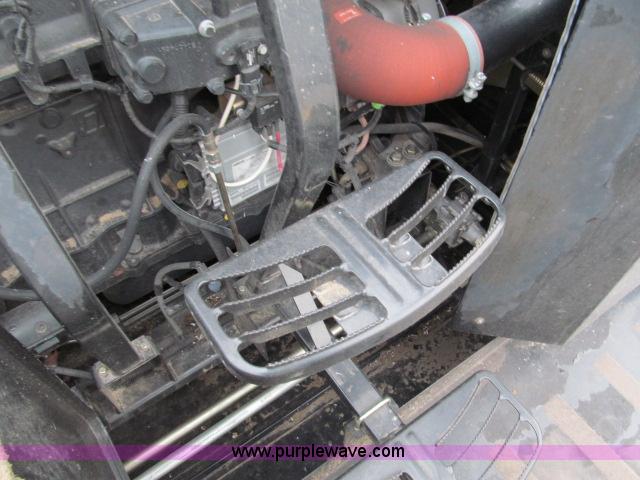 image for item B5093 2006 New Holland CR970 twin rotor combine