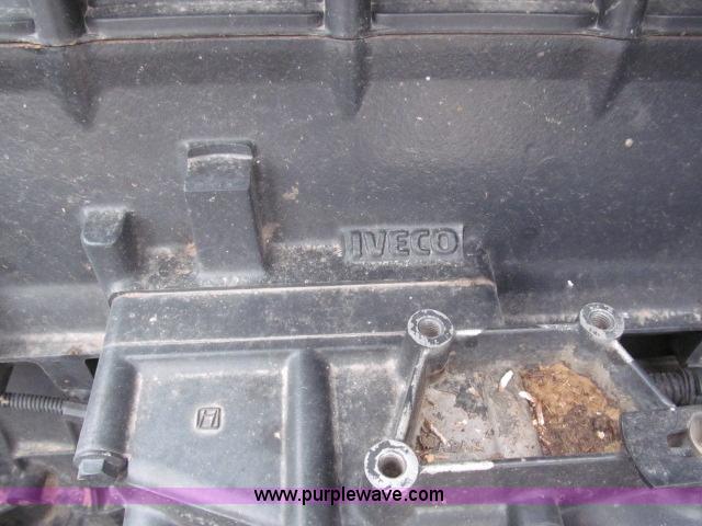 image for item B5093 2006 New Holland CR970 twin rotor combine