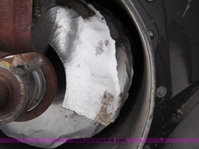 image for item B5093 2006 New Holland CR970 twin rotor combine