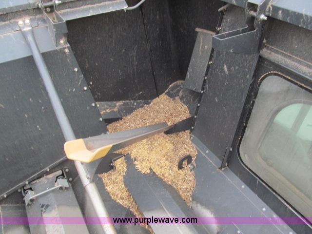 image for item B5093 2006 New Holland CR970 twin rotor combine