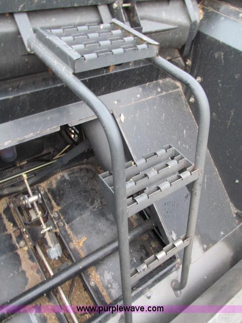 image for item B5093 2006 New Holland CR970 twin rotor combine