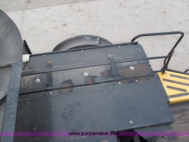 image for item B5093 2006 New Holland CR970 twin rotor combine