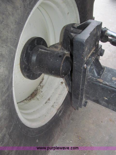 image for item B5093 2006 New Holland CR970 twin rotor combine