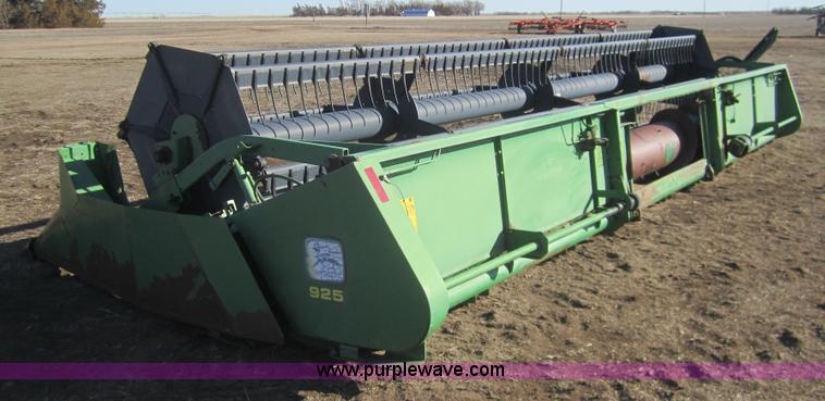 image for item B5597 1990 John Deere 925 flex head