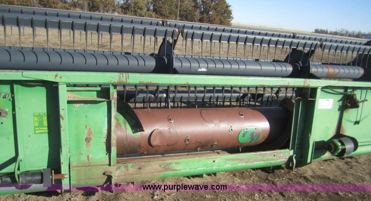 image for item B5597 1990 John Deere 925 flex head