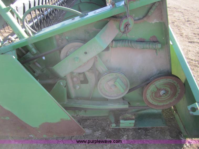 image for item B5597 1990 John Deere 925 flex head