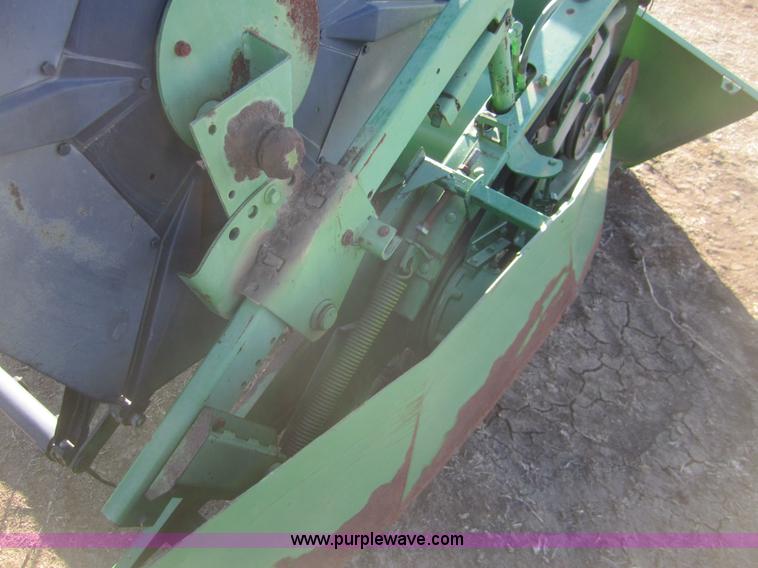 image for item B5597 1990 John Deere 925 flex head