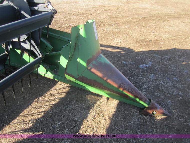 image for item B5597 1990 John Deere 925 flex head