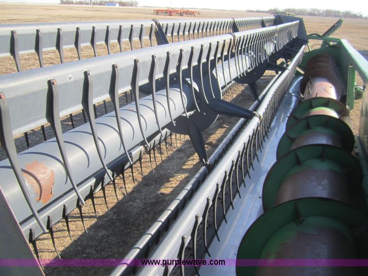 image for item B5597 1990 John Deere 925 flex head