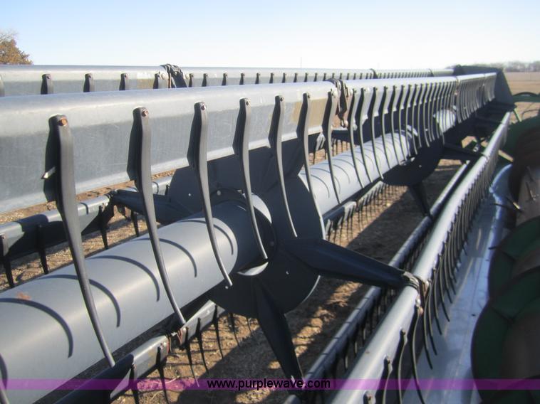 image for item B5597 1990 John Deere 925 flex head