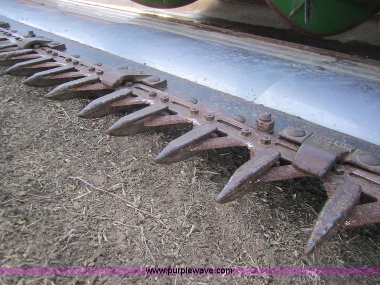 image for item B5597 1990 John Deere 925 flex head