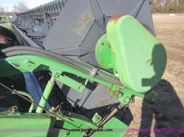 image for item B5597 1990 John Deere 925 flex head