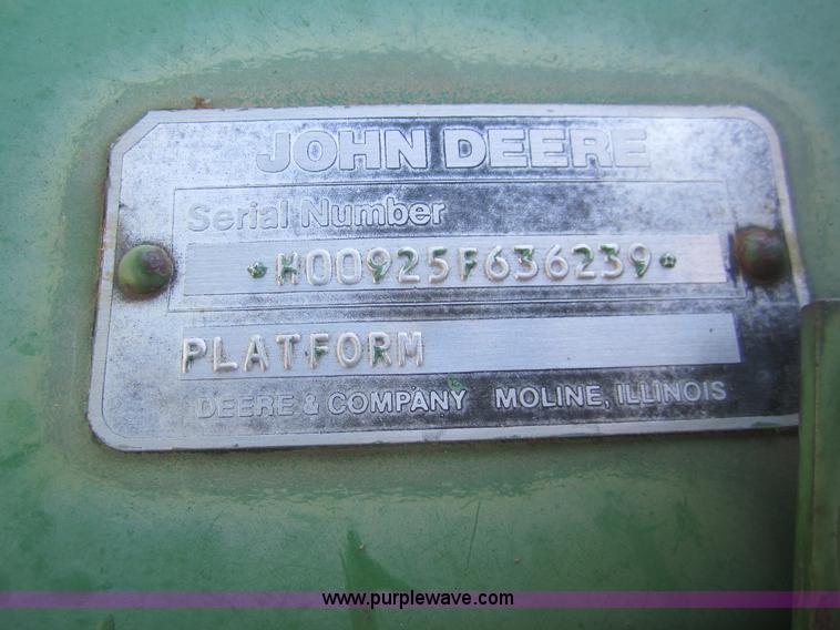 image for item B5597 1990 John Deere 925 flex head