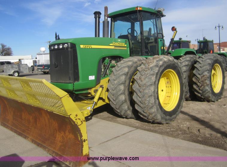 image for item B5613 2002 John Deere 9320 4WD tractor