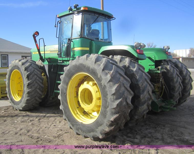image for item B5613 2002 John Deere 9320 4WD tractor