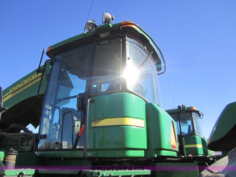 image for item B5613 2002 John Deere 9320 4WD tractor